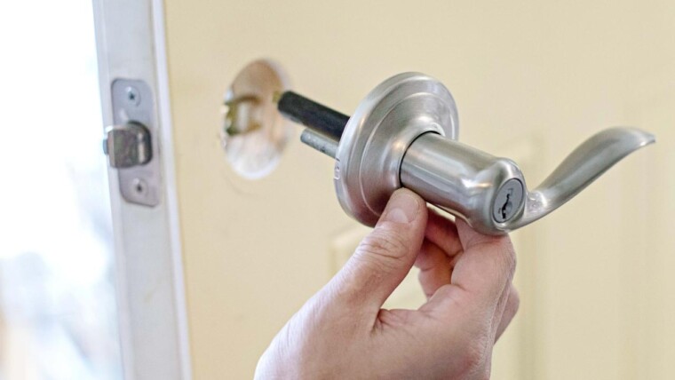 Kapı Kolu Değişimi